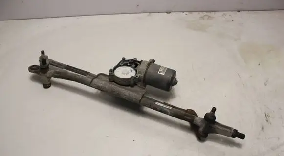 Chrysler Town & Country V Front wiper linkage and motor 05113043AB 95779G 9582220910
