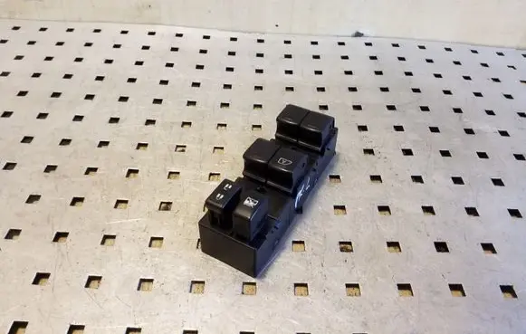 Subaru XV Electric window control switch 157588