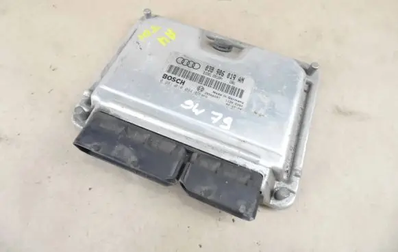 Audi A4 S4 B5 8D Engine control unit/module 038906019AN 28SA4597 0281010094