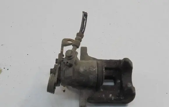 Volkswagen PASSAT B5 Rear brake caliper