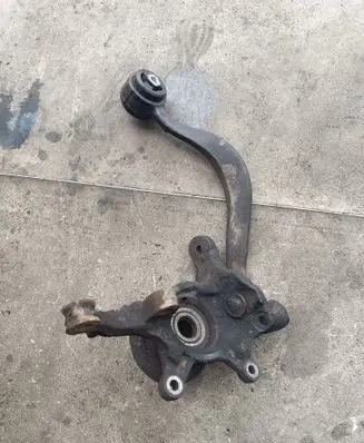 BMW X5 E53 Front wheel hub spindle knuckle