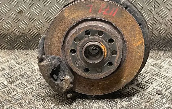 Volkswagen Golf V Front wheel hub 