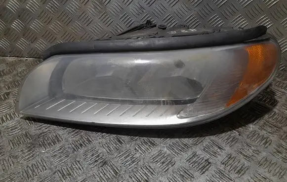 Volvo V70 Headlight/headlamp 31214353