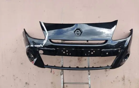 Renault Clio III Front bumper 8200799935 620226983R A62005930
