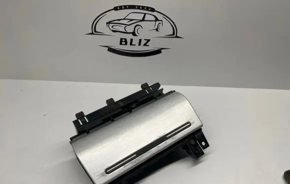 Audi A4 S4 B7 8E 8H Car ashtray 8E0857951
