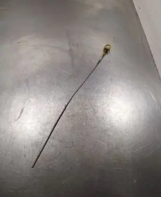 Suzuki SX4 Oil level dip stick 