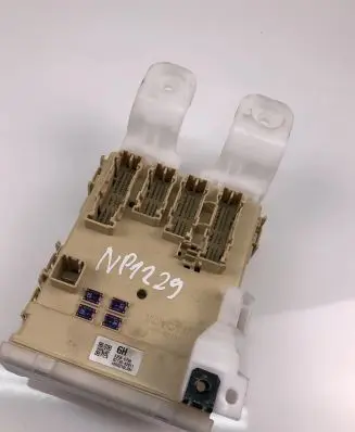 Toyota RAV 4 (XA40) Fuse box set 8273042811