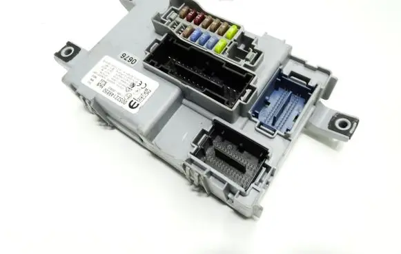 Fiat 500 Fuse module 00522149850 28779765 3659AFJ6125