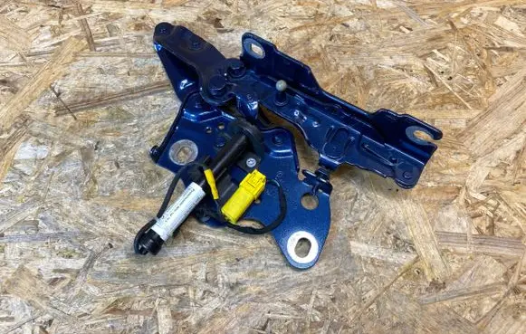 BMW X5 G05 Bonnet Pedestrian Airbag Actuator 7418201