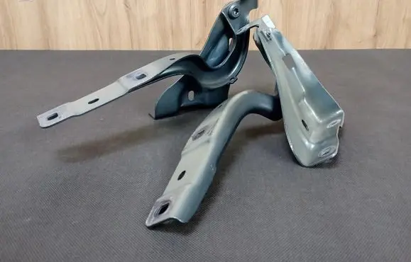 Mercedes-Benz B W246 W242 Engine bonnet/hood hinges 2468800228 A2468800228 A2468800128