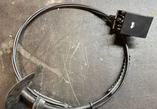 Jeep Grand Cherokee WL Engine bonnet/hood lock release cable