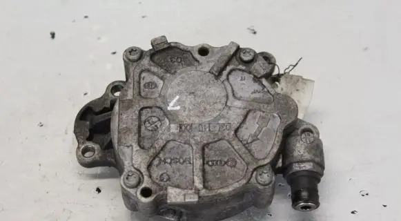 Volkswagen PASSAT B7 Vacuum pump 03L145100F