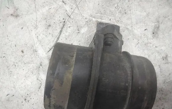 KIA Sorento Mass air flow meter 028100255
