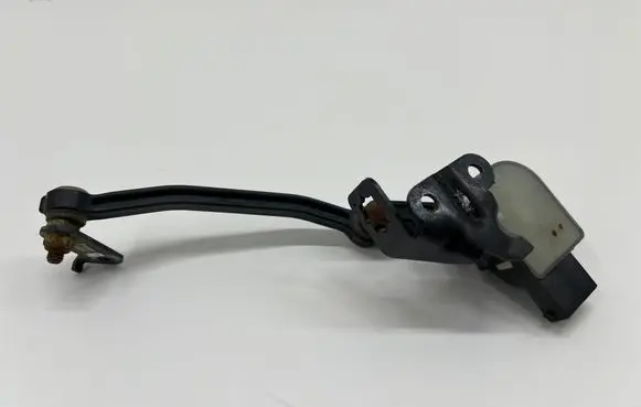 Headlight/headlamp level sensor