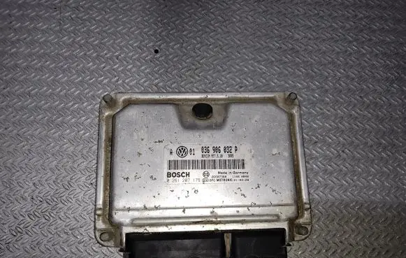 Volkswagen Golf IV Engine control unit/module 036906032P 0261207179