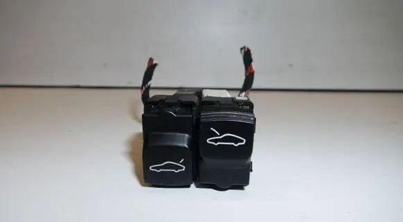 Porsche Boxster 986 Tailgate/boot open switch button 99661310610