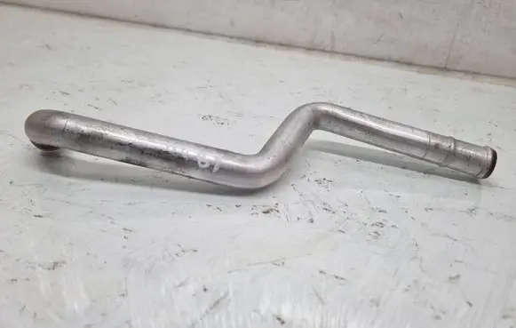 Coolant pipe/hose