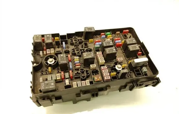 Chrysler Pacifica Fuse module 63565509