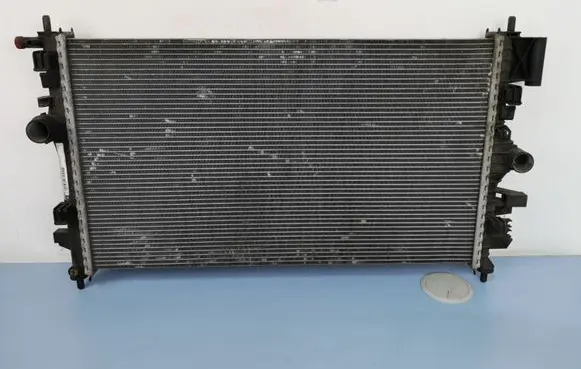 Opel Insignia A Coolant radiator 13241725 1300291