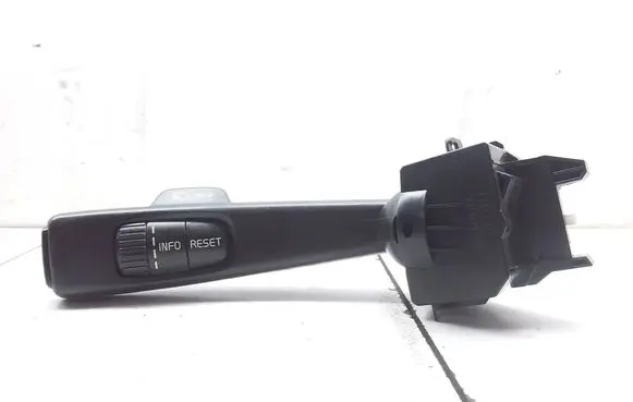 Volvo V50 Indicator stalk 17D770