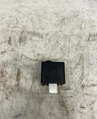 BMW 5 E60 E61 Other relay 61366901469