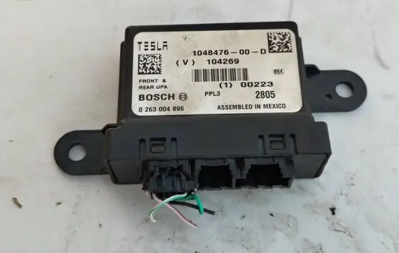 Tesla Model S Parking PDC control unit/module 1048476-00-D