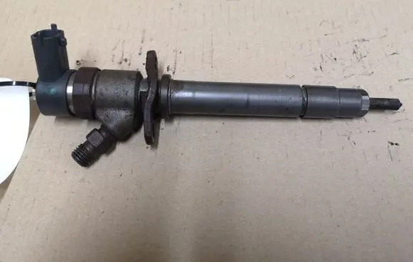 Volvo XC90 Fuel injector 0445110078