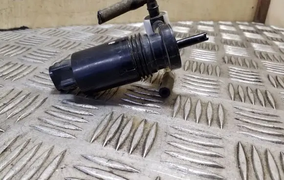 Mercedes-Benz ML W164 Windshield washer spray nozzle 1006671