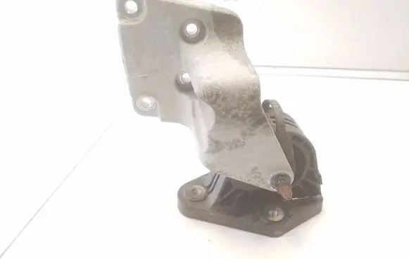 Hyundai Ioniq Engine mounting bracket 