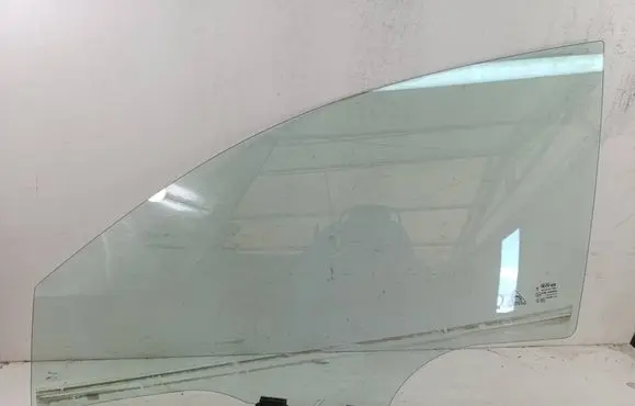 KIA Rio Front door window glass four-door