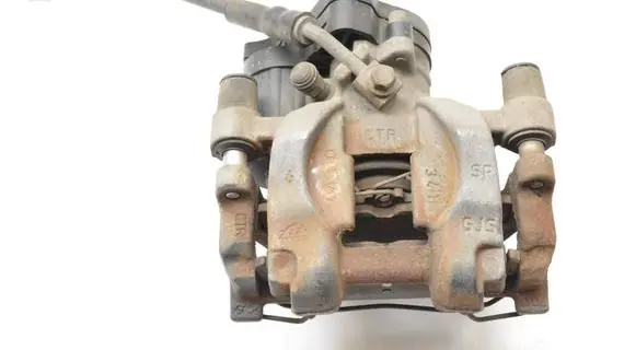 Volkswagen PASSAT B8 Rear brake caliper 3Q0615406J