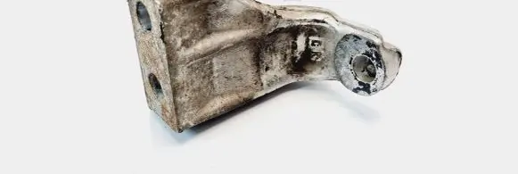 Mazda Xedos 9 Engine mounting bracket