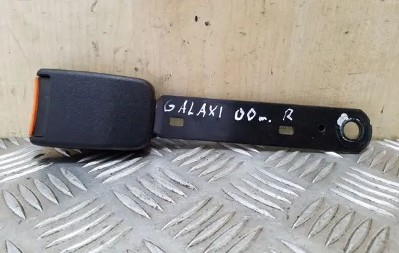 Front seatbelt buckle