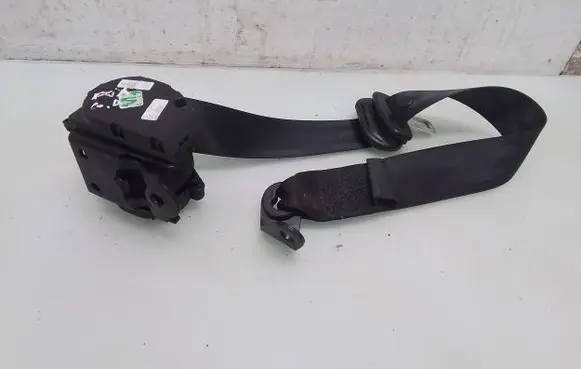Volkswagen Fox Rear seatbelt