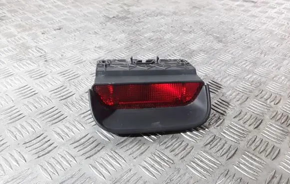 Honda CR-V Third/center stoplight P6939