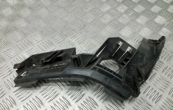 Volkswagen Golf Plus Bumper support mounting bracket corner 5M0807376