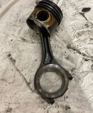 Audi A6 S6 C6 4F Piston with connecting rod