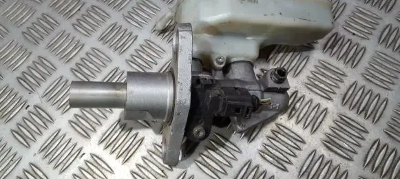 Skoda Octavia Mk2 (1Z) Master brake cylinder 1k0945459a 1k2611301c