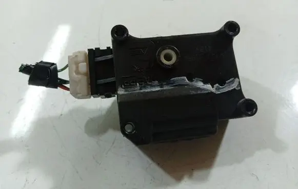 Nissan Almera Tino Air flap motor/actuator 