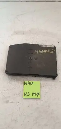 Renault Megane II Central body control module 8200440675A 8200525384