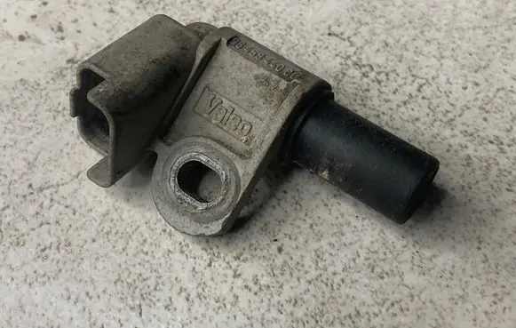 Volvo V50 Camshaft position sensor 9645844080