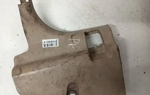 Nissan X-Trail T30 Other interior part 669018h700