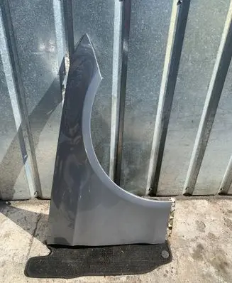 Mercedes-Benz E C207 W207 Fender 