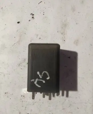 Audi A3 S3 8P Glow plug pre-heat relay 03G907282