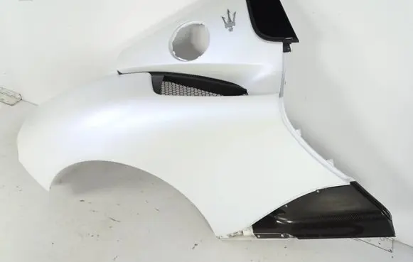 Maserati MC20 Fender 6701731600