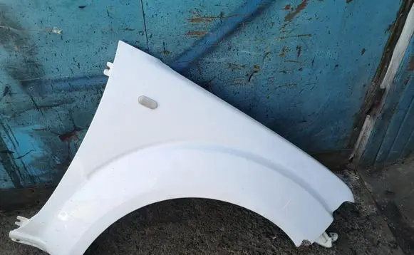 Nissan Pathfinder R51 Fender