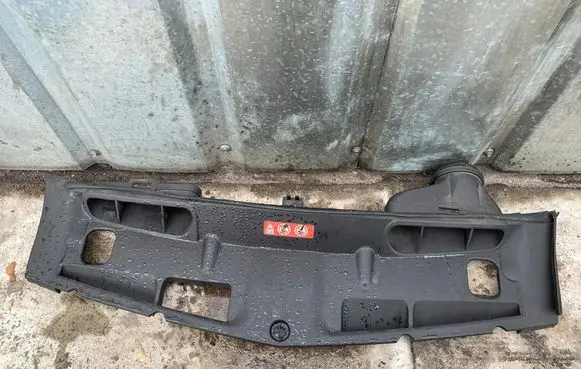 Mercedes-Benz C W204 Top upper radiator support slam panel A2045000155