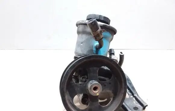 Toyota Avensis T250 Power steering pump