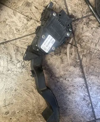 Renault Laguna II Accelerator throttle pedal 8200002904