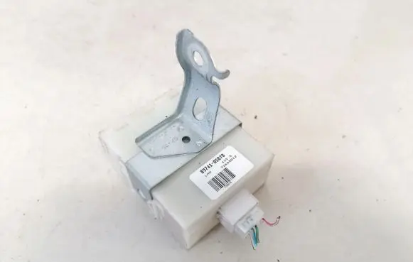 Toyota Avensis T250 Door control unit/module 8974105070 89741-05070